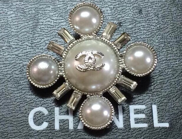 Spilla Chanel Modello 108